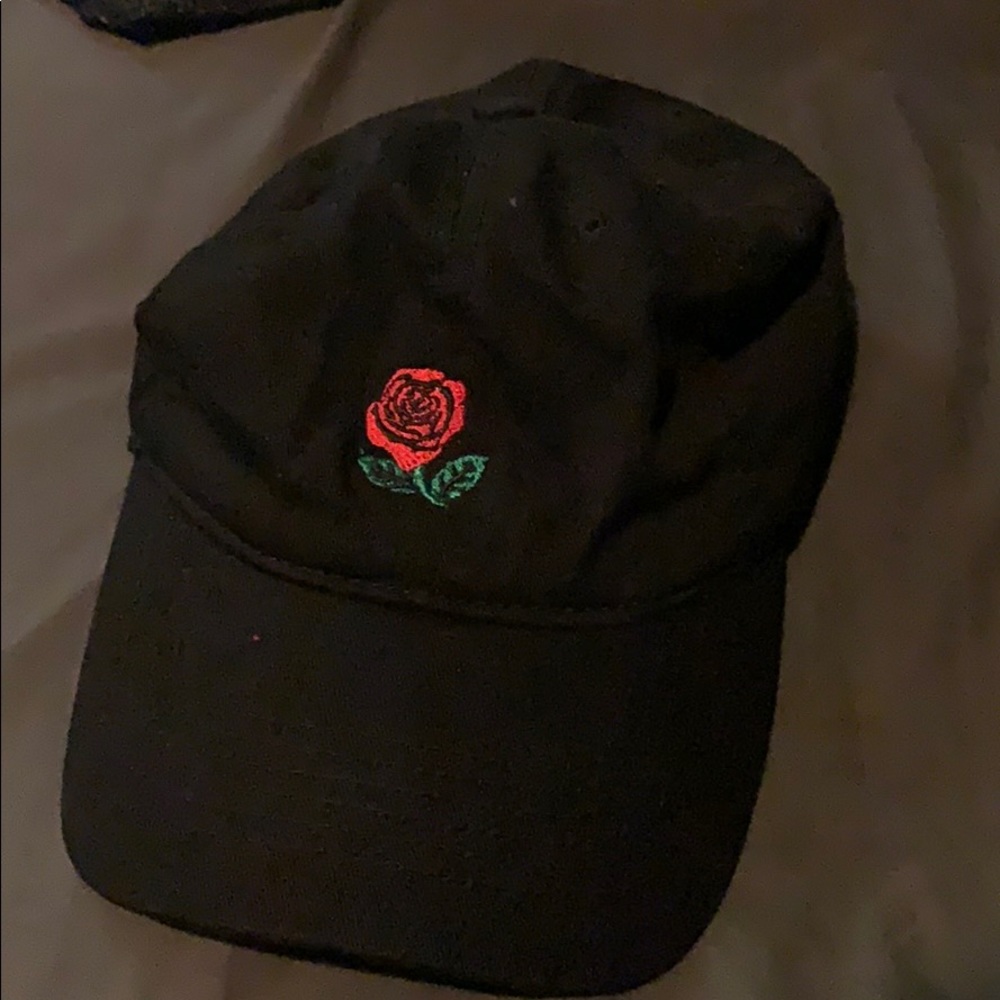 Black rose hat